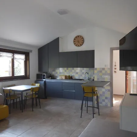 Apartment Sg *